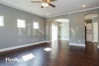 219 Jenny Ln in Raymore, MO - Building Photo - Building Photo