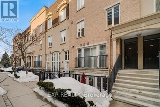 38 Western Battery Rd in Toronto, ON - Building Photo - Building Photo