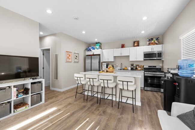5124 Leo St in San Diego, CA - Building Photo - Building Photo