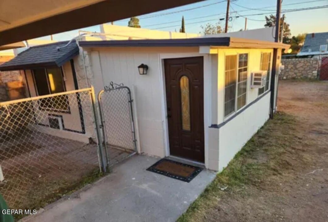 4122 Cumberland Ave in El Paso, TX - Building Photo