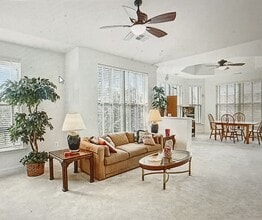 8620 Liberty Trl, Unit 306 in Manassas, VA - Building Photo - Building Photo