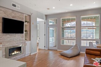 13020 Pacific Promenade in Los Angeles, CA - Building Photo - Building Photo