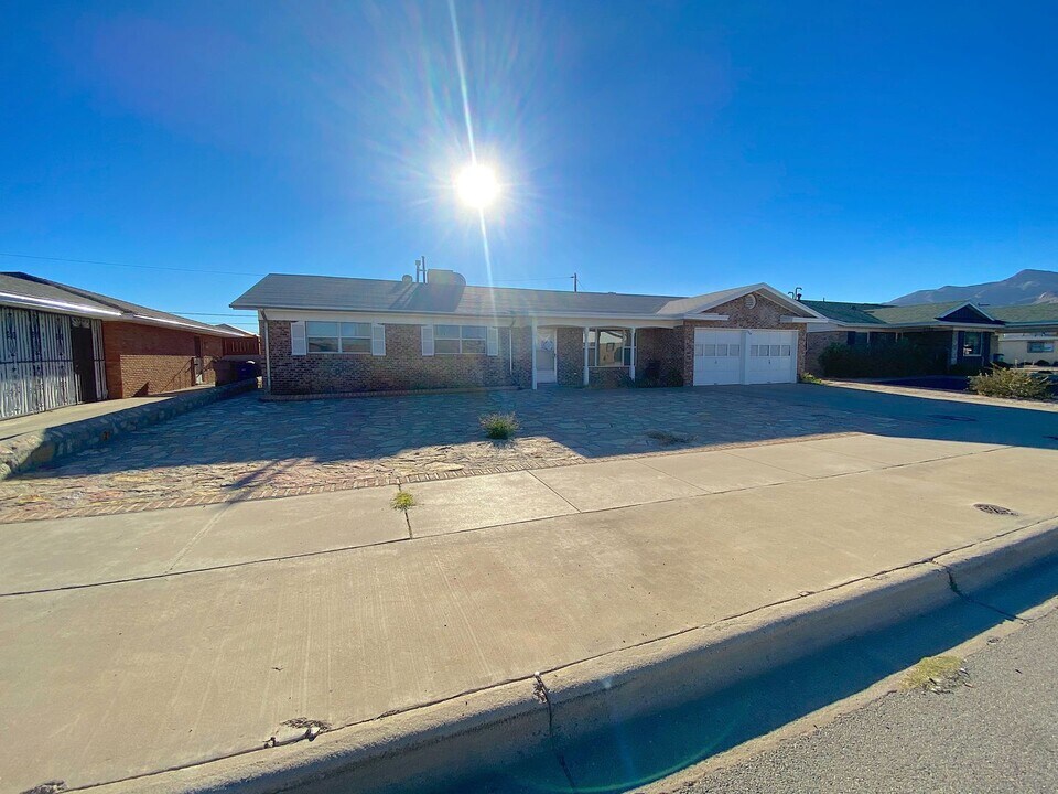 5304 Cornell Ave in El Paso, TX - Building Photo