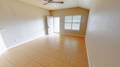 1307 Loyal Ln in Killeen, TX - Foto de edificio - Building Photo