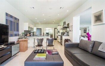 3020 Brickell Ave in Miami, FL - Foto de edificio - Building Photo