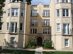 2704 W Arthur Ave in Chicago, IL - Building Photo