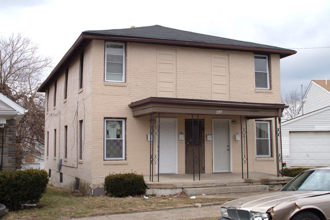 709 Alverno Ave in Dayton, OH - Building Photo - Building Photo