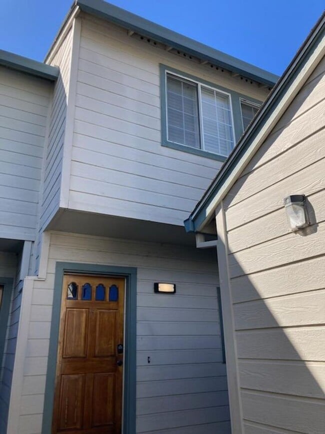 property at 1263 Eardley Ave