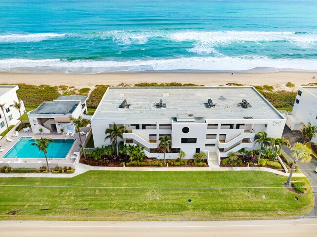 2101 Atlantic St in Melbourne Beach, FL - Building Photo - Building Photo