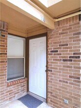 5608 Cougar Dr, Unit 107 in Austin, TX - Building Photo - Building Photo