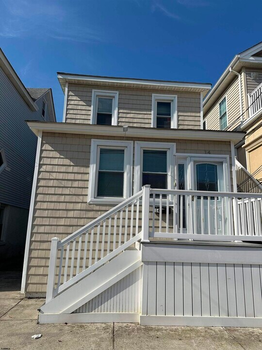 14 S Washington Ave in Margate City, NJ - Building Photo