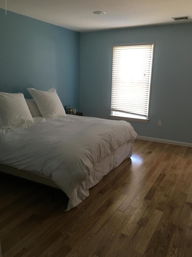 110 Poplar Ave in Deal, NJ - Building Photo - Building Photo