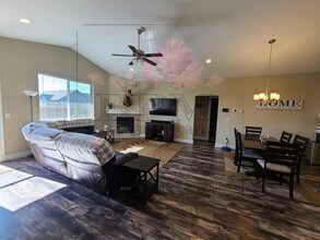 1605 Drummond Blvd in Belgrade, MT - Building Photo - Building Photo