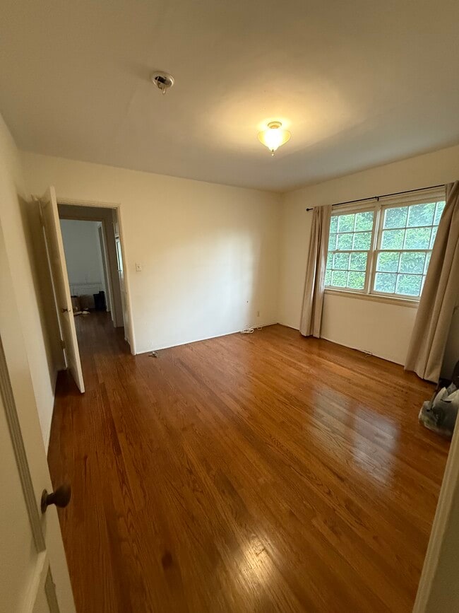 1775 Kelton Ave, Unit Like a Small House in Los Angeles, CA - Foto de edificio - Building Photo