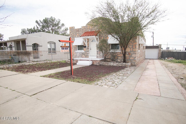 4416 La Luz Ave in El Paso, TX - Building Photo - Building Photo