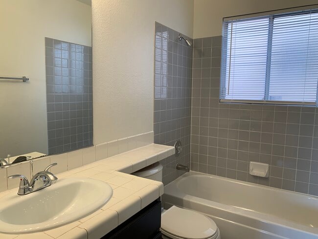 1636 Palmae Way in Las Vegas, NV - Building Photo - Building Photo