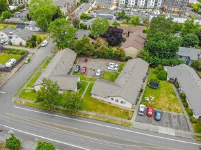 4920-4990 SW Franklin Ave in Beaverton, OR - Building Photo - Building Photo