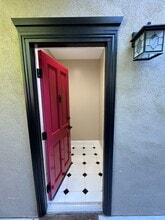 515 Fullerton Ave in Newport Beach, CA - Foto de edificio - Building Photo