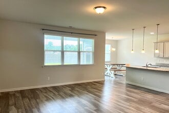 7172 Oxbow Loop in Wilmington, NC - Building Photo - Building Photo