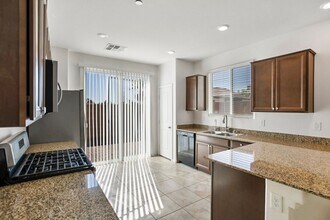 1666 Crisp Pear Ct in Las Vegas, NV - Building Photo - Building Photo