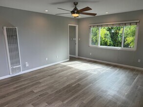 4742.5 Lotus St in San Diego, CA - Building Photo - Building Photo