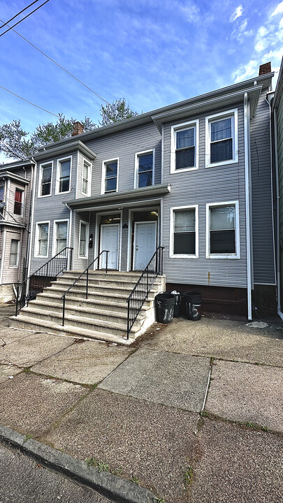 113 Lawrence St in Paterson, NJ - Building Photo