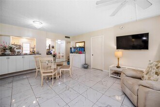 2999 Point East Dr in Aventura, FL - Building Photo - Building Photo