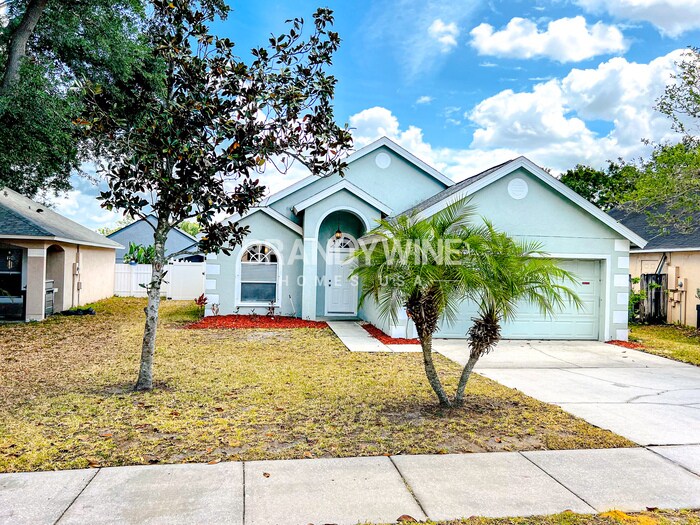 2038 Black Hawk St in Clermont, FL - Foto de edificio