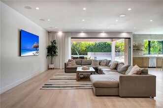 5355 Aldea Ave in Los Angeles, CA - Building Photo - Building Photo
