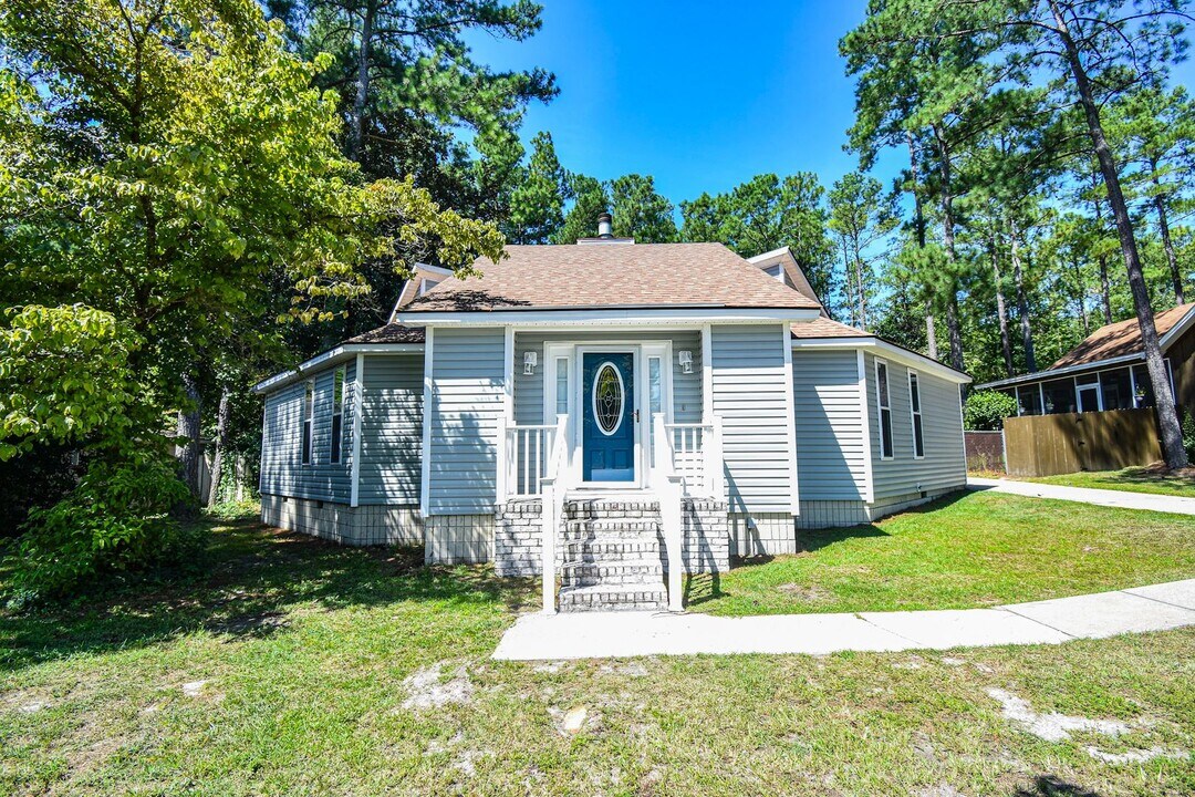 1808 Bryn Mawr Dr in Fayetteville, NC - Building Photo