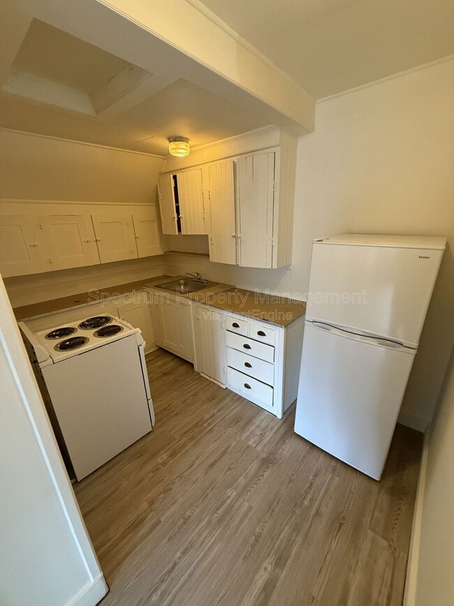 40 Pleasant St in Waterville, ME - Foto de edificio - Building Photo