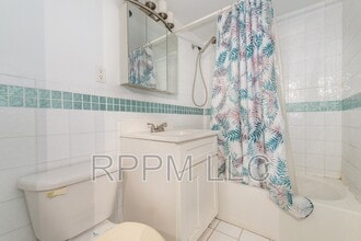 60 Parkway Dr in East Orange, NJ - Building Photo - Building Photo