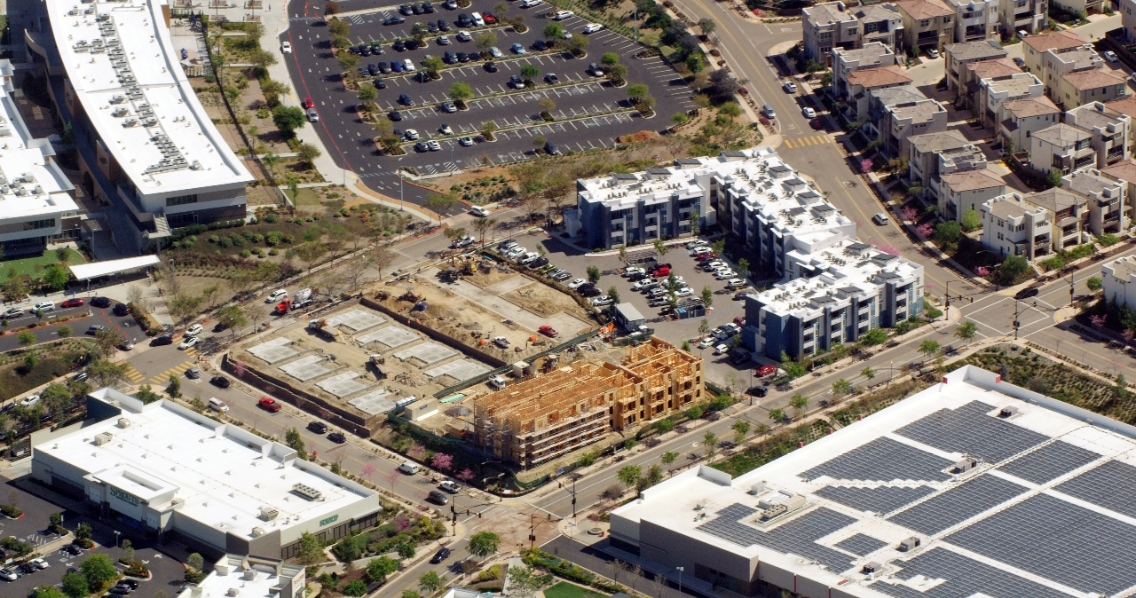 Fairbanks Terrace II in San Diego, CA - Building Photo