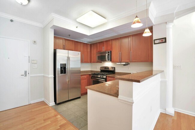 15 Freedomway in Jersey City, NJ - Building Photo - Building Photo