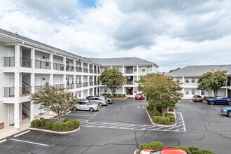 The Crossings at Red Mill in Virginia Beach, VA - Building Photo - Building Photo