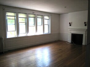 324 Saint Paul St, Unit 7 in Brookline, MA - Building Photo - Building Photo