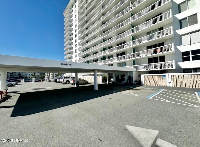 2800 N Atlantic Ave in Daytona Beach, FL - Building Photo - Building Photo