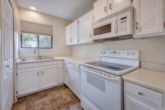 1506 Crestone Ave in Colorado Springs, CO - Building Photo - Building Photo