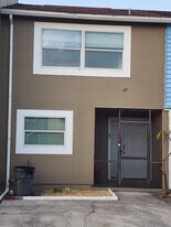 3001 S Pines Dr in Largo, FL - Building Photo