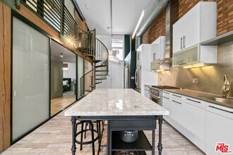 4115 Glencoe Ave in Marina Del Rey, CA - Building Photo - Building Photo