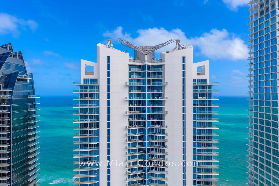 17001 Collins Ave, Unit 1006 in Sunny Isles Beach, FL - Foto de edificio