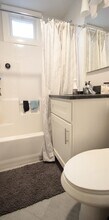 91 Verndale St, Unit 1 in Brookline, MA - Foto de edificio - Building Photo