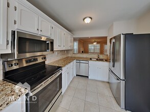 5210 Laurel Bridge Dr SE in Smyrna, GA - Building Photo - Building Photo