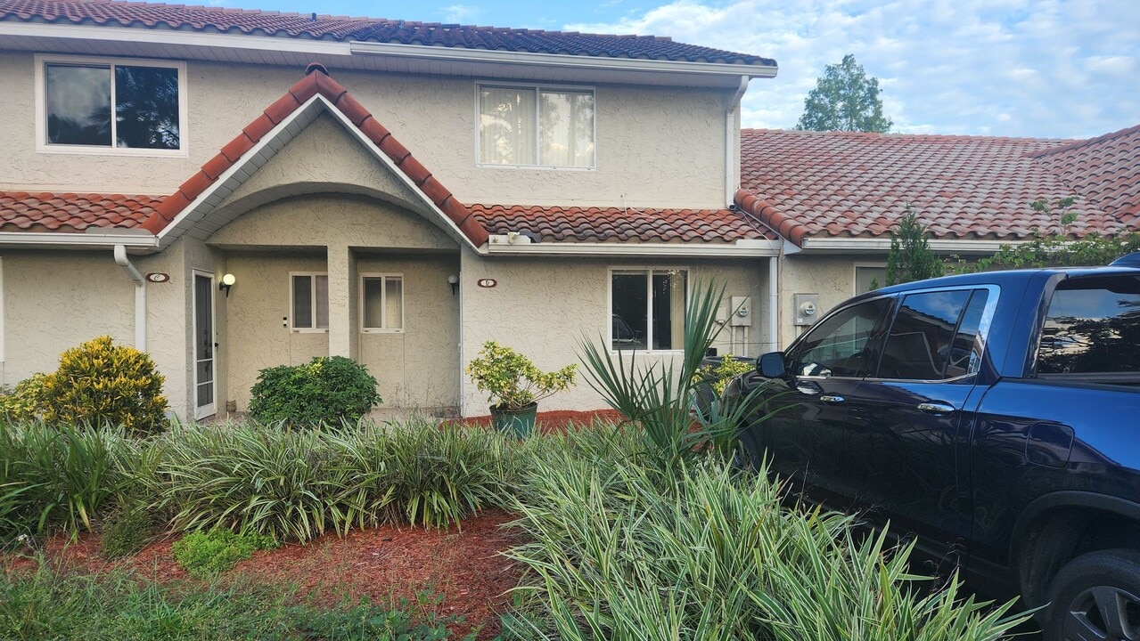 3530 Forest Branch Dr in Port Orange, FL - Foto de edificio