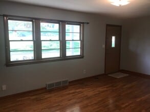 2311 Marsh Ave in Hannibal, MO - Building Photo - Building Photo