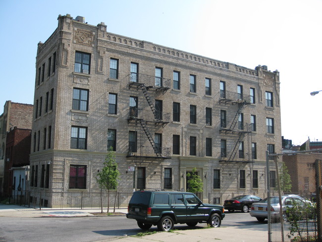 355 Stockton St in Brooklyn, NY - Building Photo - Building Photo