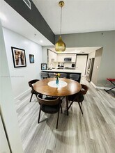 9725 NW 52nd St in Doral, FL - Building Photo - Building Photo