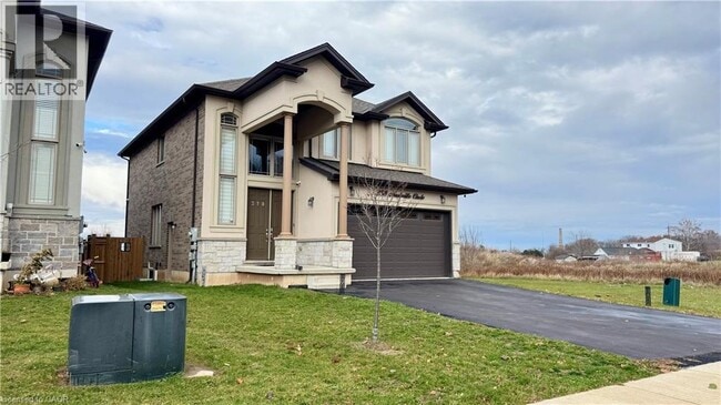 238 Nashville Cir in Hamilton, ON - Building Photo - Building Photo