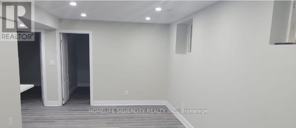 25 Lyle Wy in Brampton, ON - Building Photo
