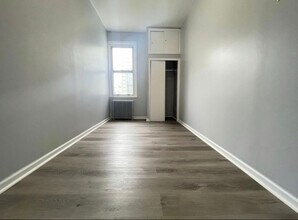 41 W 54th St, Unit 1B in Bayonne, NJ - Building Photo - Building Photo